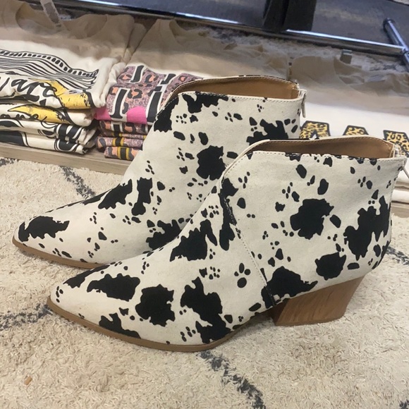 Cow print booties - Picture 2 of 4
